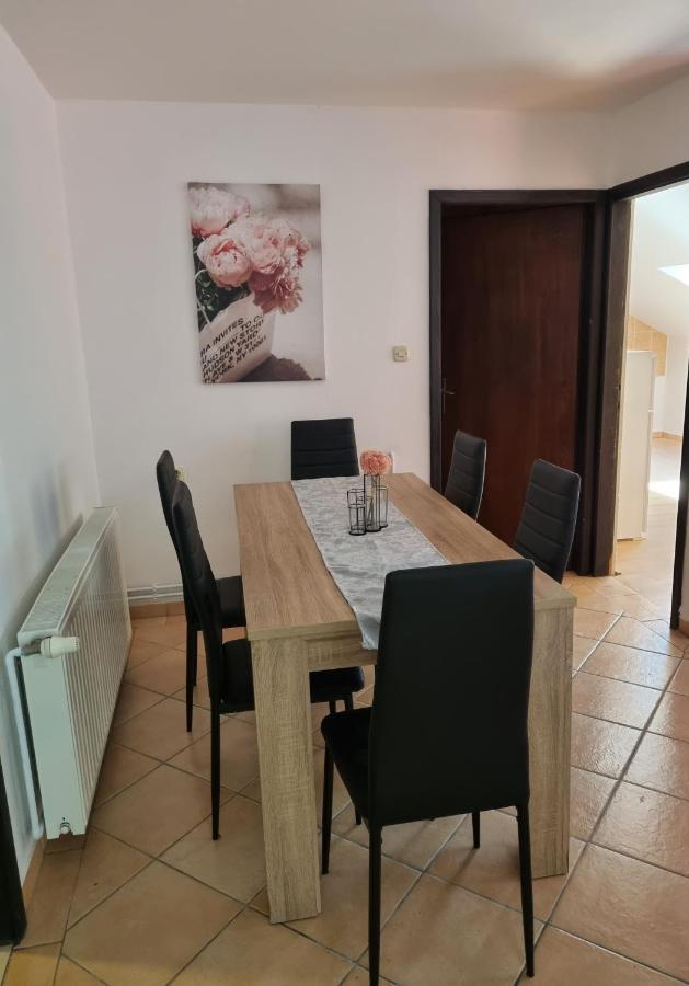 ביוגראד נה מורו Apartmani Slavica מראה חיצוני תמונה